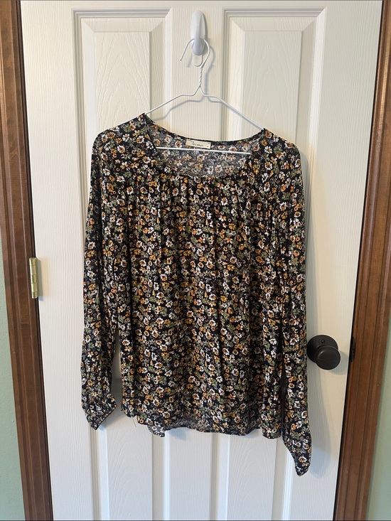 Les amis Tops - Floral Long-Sleeve Blouse in Black with Mustard & White Flowers